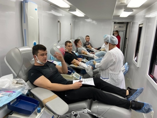 Доноры Тверской области сдали 20 ведер крови