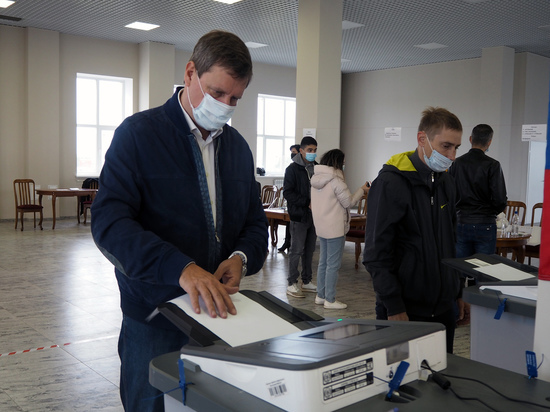 Сенатор Андрей Епишин проголосовал в Твери