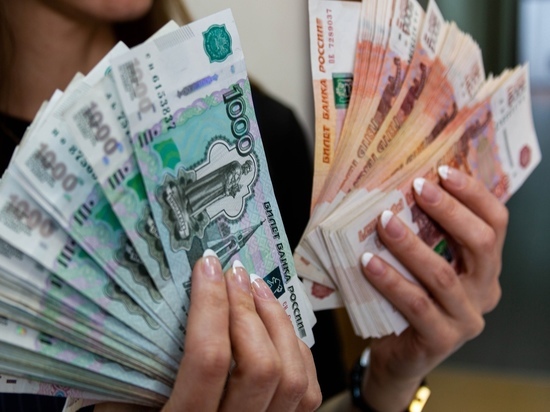 Мошенники обманом забрали у жительницы Омска 720 тысяч рублей через лже-Госуслуги