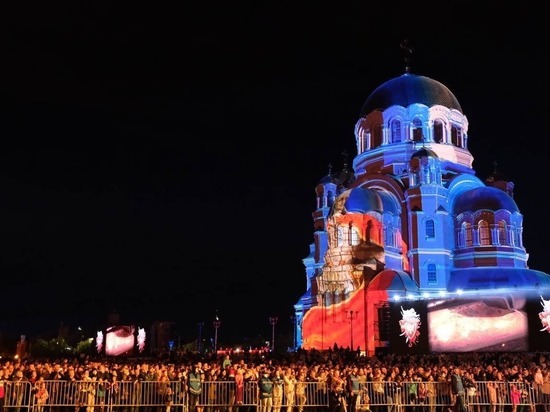В Волгограде концерт в честь открытия храма Невского начался с мюзикла
