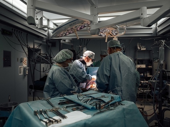 Мужчину с пороком сердца прооперировали без разреза в Новосибирске