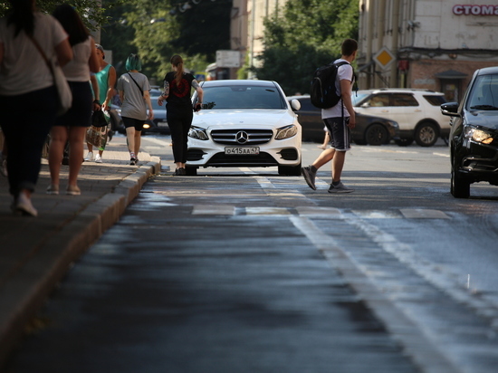Новое парковочное пространство в Петербурге начнет работать в бесплатном тестовом режиме