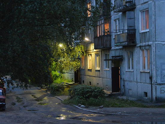 Житель Смоленска заработал уголовное дело, размахивая ножом