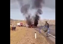 Жесткая авария произошла на 180 километре трассы «Чита-Хабаровск», один из автомобилей сгорел