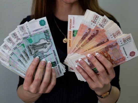 Выпускники вузов Омска хотят получать 30 тысяч рублей сразу после выпуска