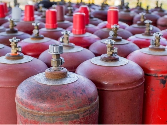 Жителям Псковского района начали поставлять газ в баллонах