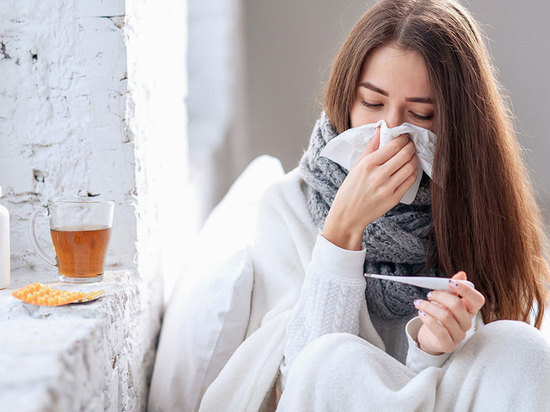 Терапевт Воробьев назвал симптомы простуды для больничного