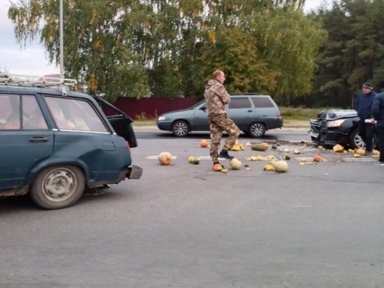 Под Курском в ДТП у поселка Щетинка пострадали тыквы