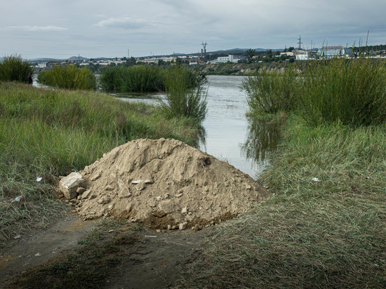 Уровень реки Селенга в пределах Улан-Удэ снизился до 178 см
