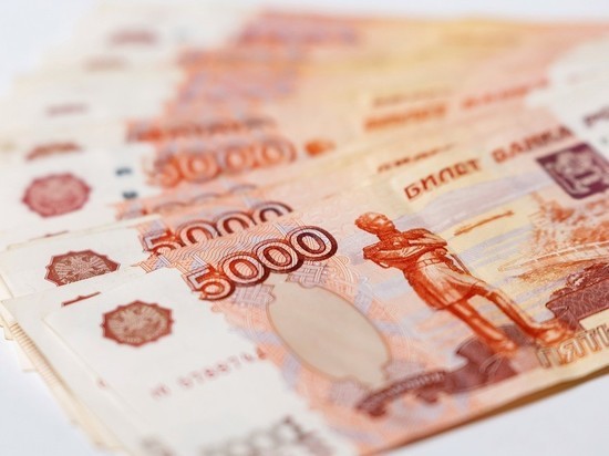 Фальшивые банкноты обнаружили в банках Пскова и Великих Лук