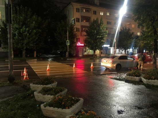 На улице Циолковского в Рязани Skoda сбила женщину с ребенком