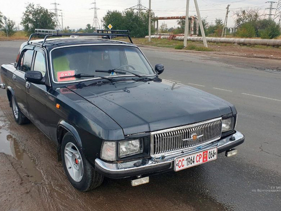 В Волжском автоинспекторы остановили машину «Волга» с номерами СССР