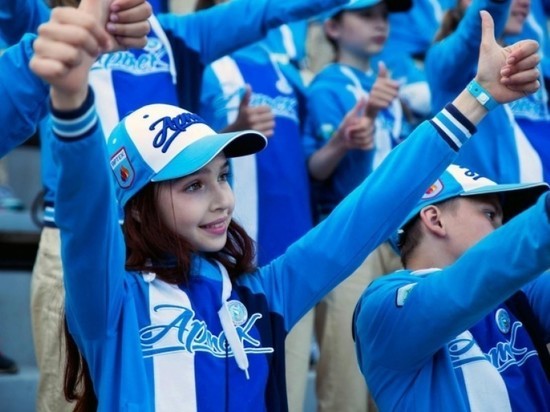 Школьники из Астрахани отдыхают в лагере «Артек»