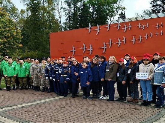 Мемориал Хацунь под Брянском посетили участники слета городов-героев