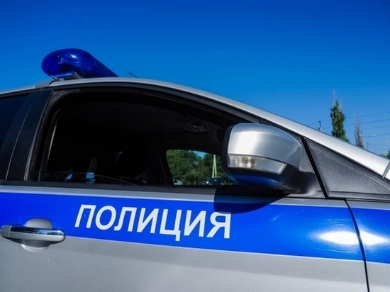 Под Астраханью полицейские помогли женщине с дочерью доехать до больницы