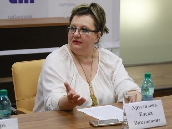 Елена Хрусталева сдала мандат депутата Барнаульской Думы
