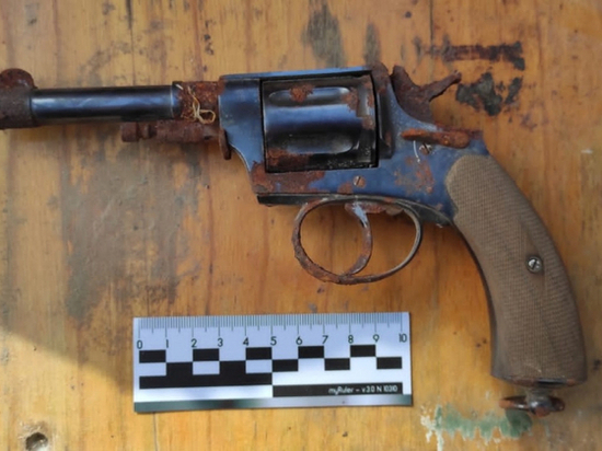 При сносе гаража в Астрахани нашли оружие и патроны начала XX века