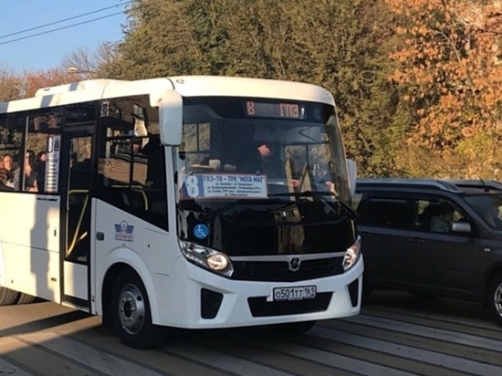 В Ростове 52-летняя пассажирка автобуса пострадала в аварии с иномаркой