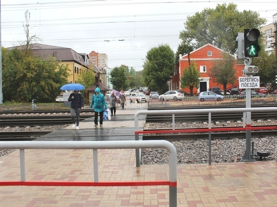 В Смоленске завершили реконструкцию пешеходного перехода через железнодорожные пути