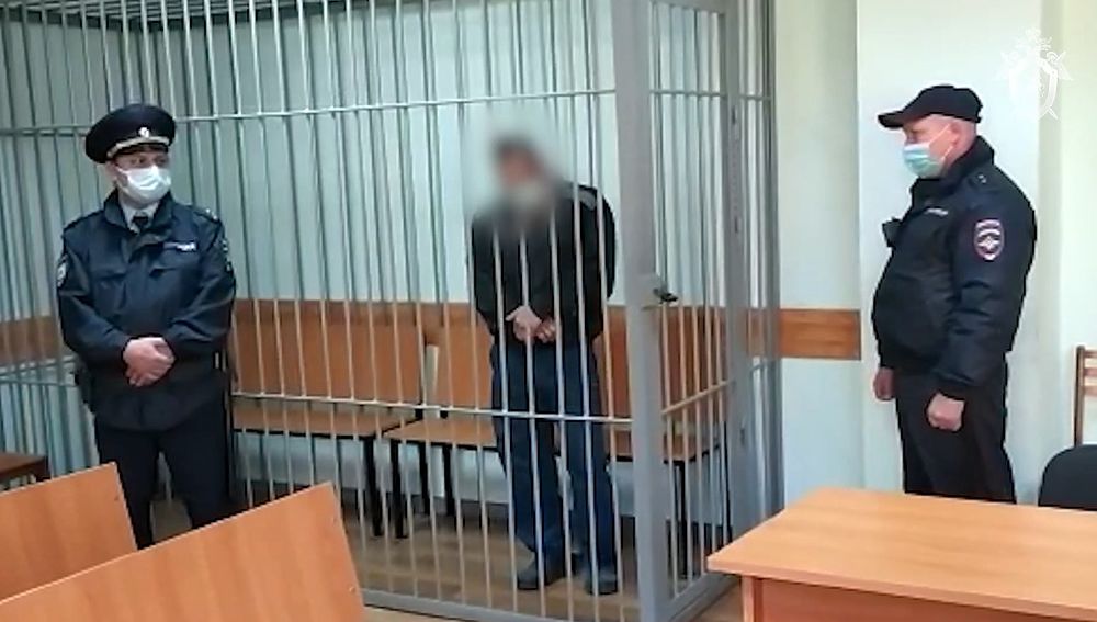 Под стражу заключен подозреваемый в жестоком убийстве женщины и ее детей на Урале