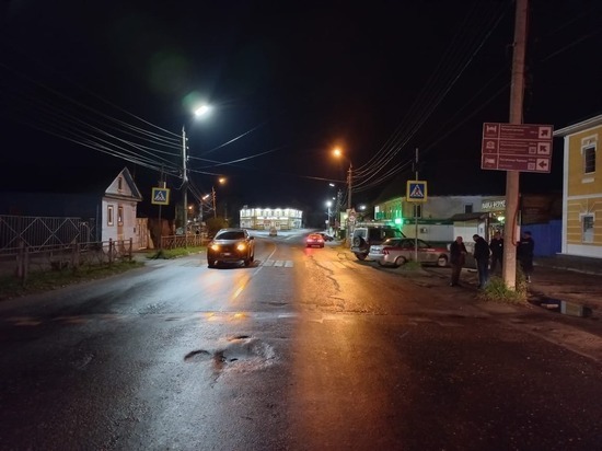 Мужчина на «Лексусе» сбил пешехода на переходе в Тверской области