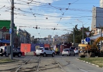 Мнения жителей Тулы по поводу переноса сроков окончания работ по перекладке трамвайных путей на улице Советской в центре города неоднозначное. 
