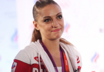 Двукратная олимпийская чемпионка по художественной гимнастике Евгения Канаева в интервью «МК-Спорт» подтвердила информацию о том, что в 2024 году она может стать представителем России в техническом комитете Международной федерации гимнастики (FIG).

