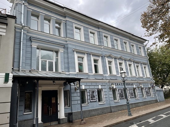 В Москве обстреляли здание театра "Около дома Станиславского"