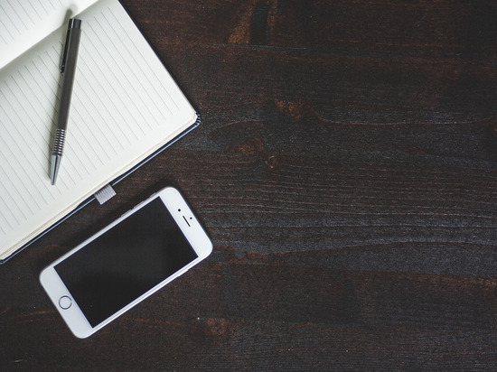 Смолянин пришел в гости к знакомым и взял на память смартфон