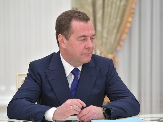 Медведев назвал электронное голосование требованием времени