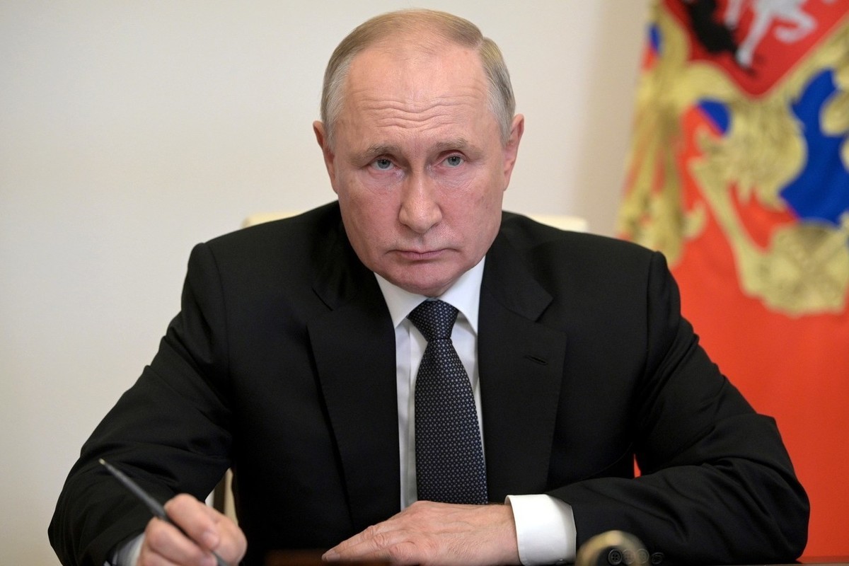 Путин предложил "подумать о проведении" еще одного ЧМ по футболу в России