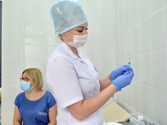 Главврач омской клиники высказалась о рекомендациях по прививкам от гриппа и новых штаммах