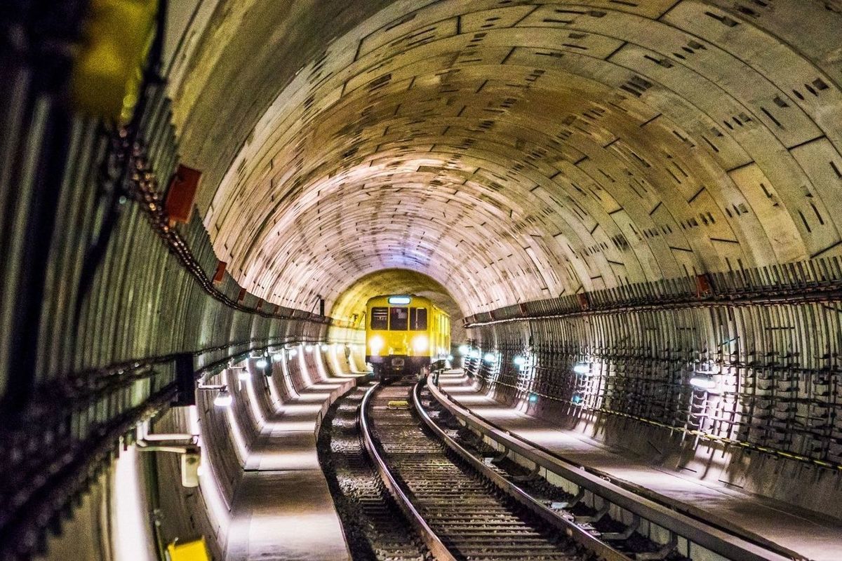 Пяти метро. Мониторинг метро. Станция метро в аэропорту «Chennai». Metro 2075. Topiliston Metro am.