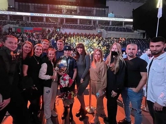 Алексей Дюмин поздравил Дарью Абрамову с победой в Чемпионате мира по боксу
