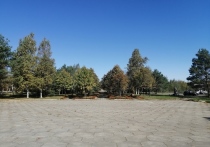 «Обратная сторона Хабаровска» побывала в парке Мира - умиротворенном и красивом месте с уникальной архитектурой, которое понемногу ветшает, к огорчению местных жителей