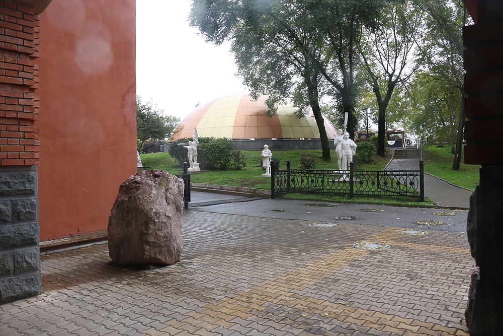 Аллея парковых скульптур в Хабаровске