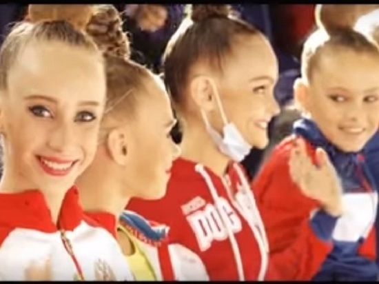 В Мурманске выступили пятьсот российских гимнасток