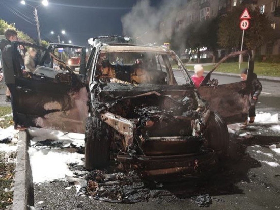 BMW X5 загорелся на ходу в Чебоксарах