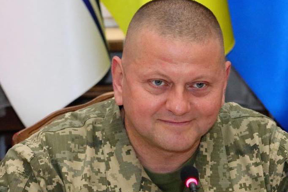 Украинский генерал командующий армией. Залужный генерал Украина. Залужный главнокомандующий ВСУ.