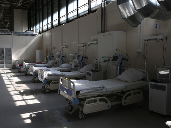 Более 300 петербуржцев госпитализировали с COVID-19 за сутки