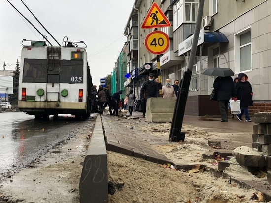 В Курске наклоненная тротуарная плитка на улице Радищева будет переложена