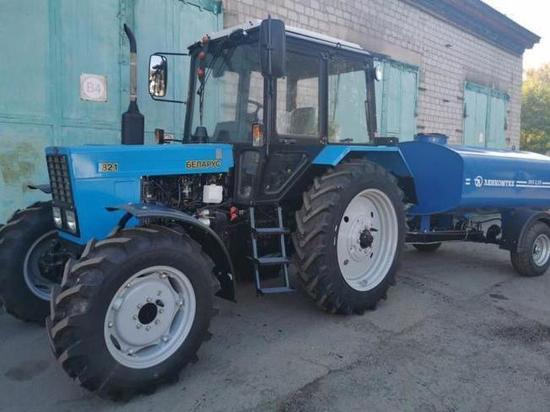 Технический арсенал Паркового хозяйства в Абакана пополнил новый трактор Беларусь