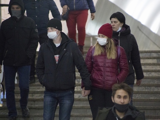 47-летняя женщина и еще 10 человек умерли от коронавируса в Новосибирске за сутки