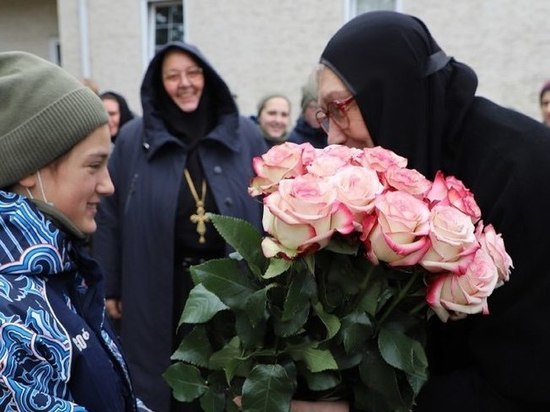 Ставшая монахиней актриса Екатерина Васильева посетила монастырь в Тверской области