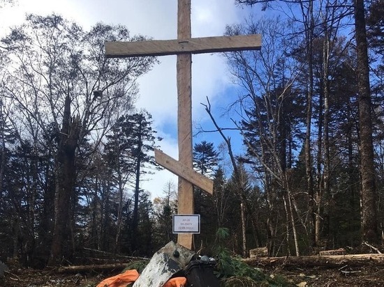 На месте крушения самолета Ан-26 под Хабаровском установили крест