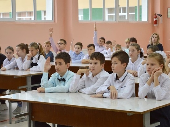 Школьникам Серпухова напоминают о безопасном поведении на дороге