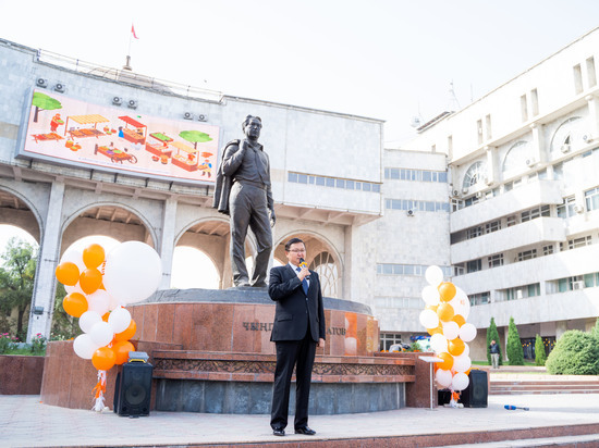В Бишкеке состоялось открытие проекта по установке QR-кодов возле памятников
