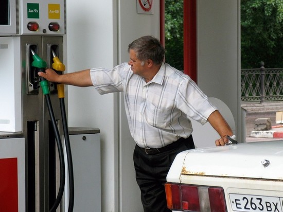 Россиян предупредили о росте цен на бензин в октябре