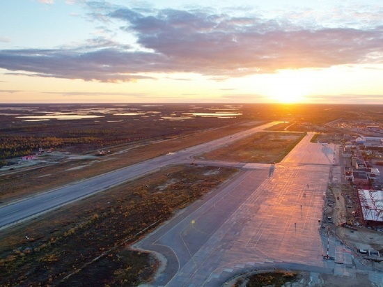 Работы завершены: больше 115 тысяч тонн асфальтобетона ушло на новое покрытие взлетно-посадочной полосы аэропорта Нового Уренгоя