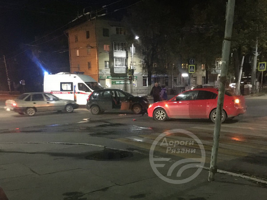 На улице Есенина в Рязани произошло ДТП с участием такси